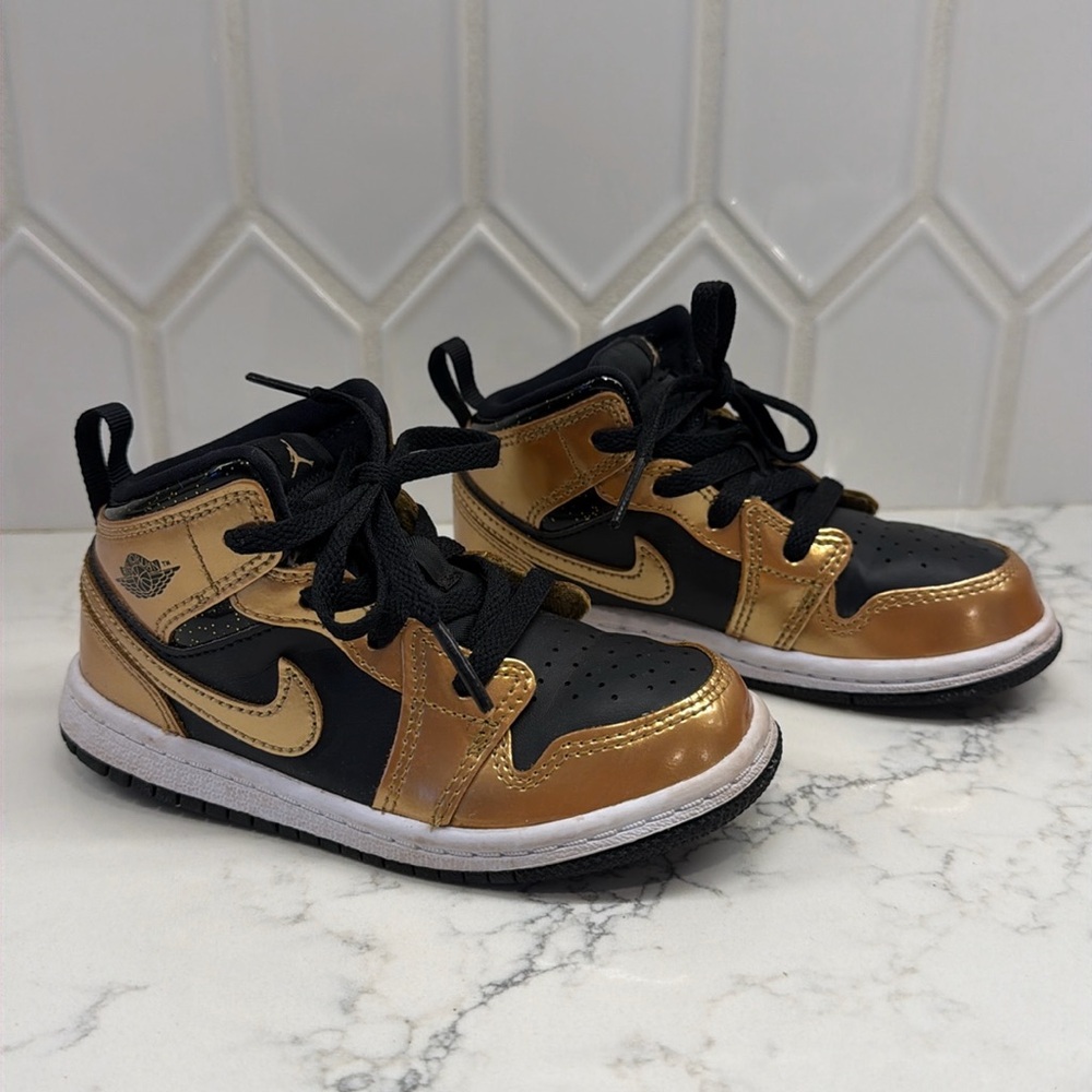 Jordan Kids Black and Metallic Gold Sneakers